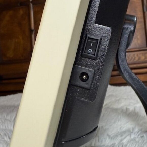 InVion 10.4" Rustic Cream Multi Effect Slide Show Remote Digital Picture Frame - Picture 5 of 16